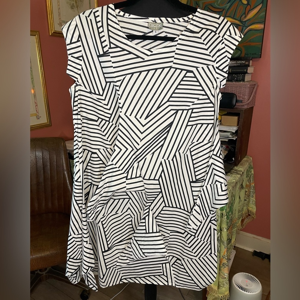 Niche Nilgun Derman Abstract Avant Garde Black &White Striped Mini Dress. Small.